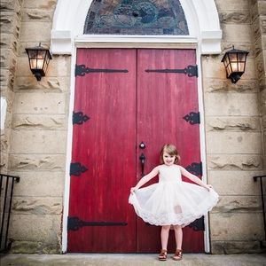 Girls size 5T ivory lace tulle dress
